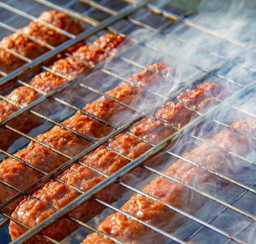 Einfach und lecker: saftiger Lujla-Kebab im Ofen