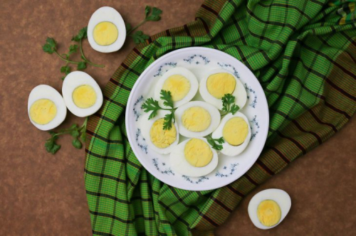 Können Eier und Salatkartoffeln zusammen gekocht werden?
