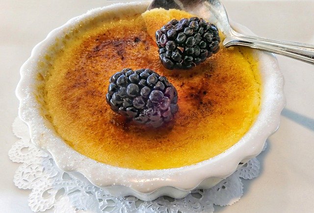 Crème Brûlée Rezept mit Karamellkruste im Ofen